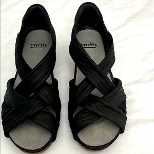 Earth Brand Black Nubuck Sandals with Strappy Design
